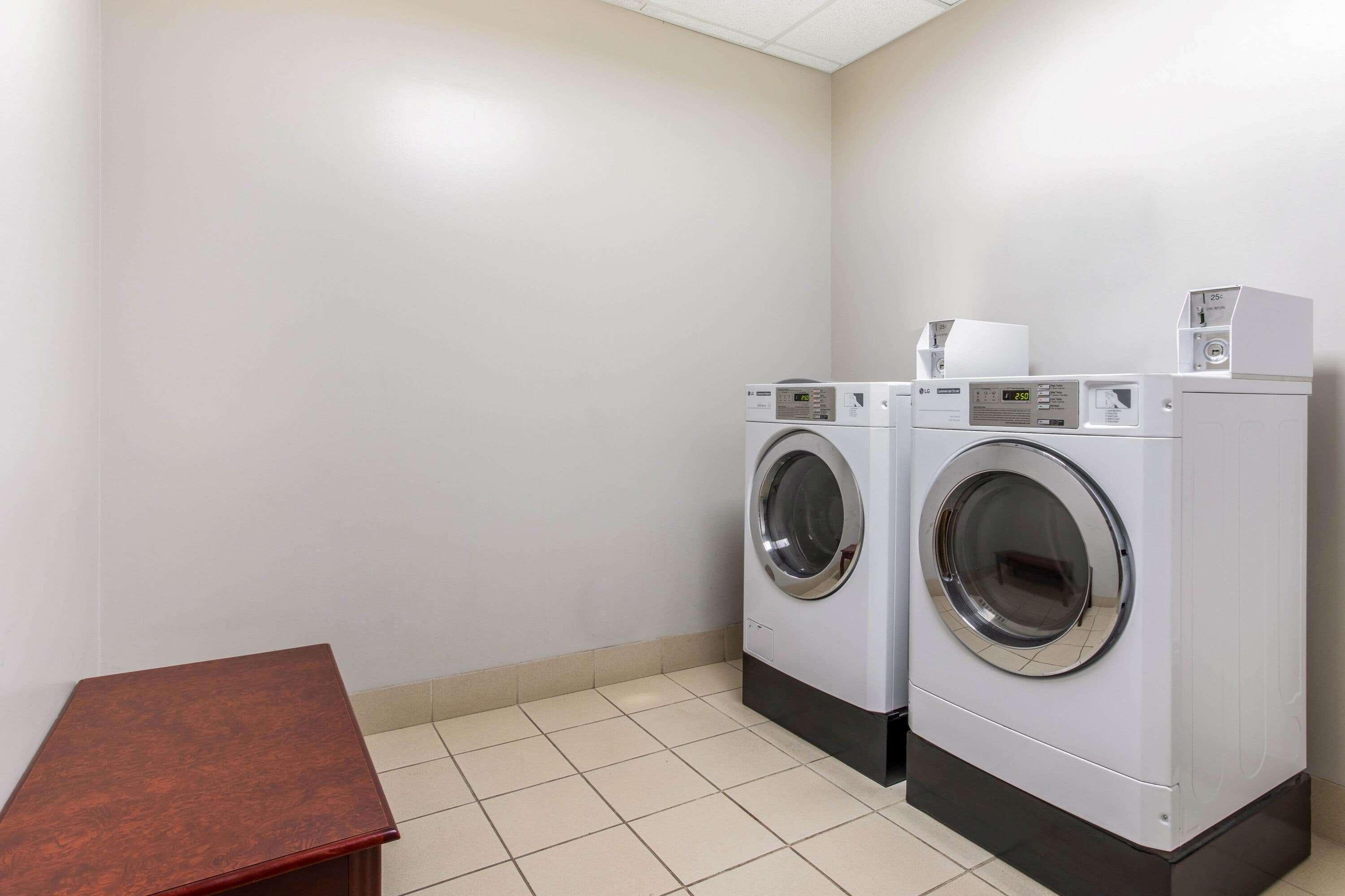 La Quinta Inn & Suites Fultondale Kültér fotó