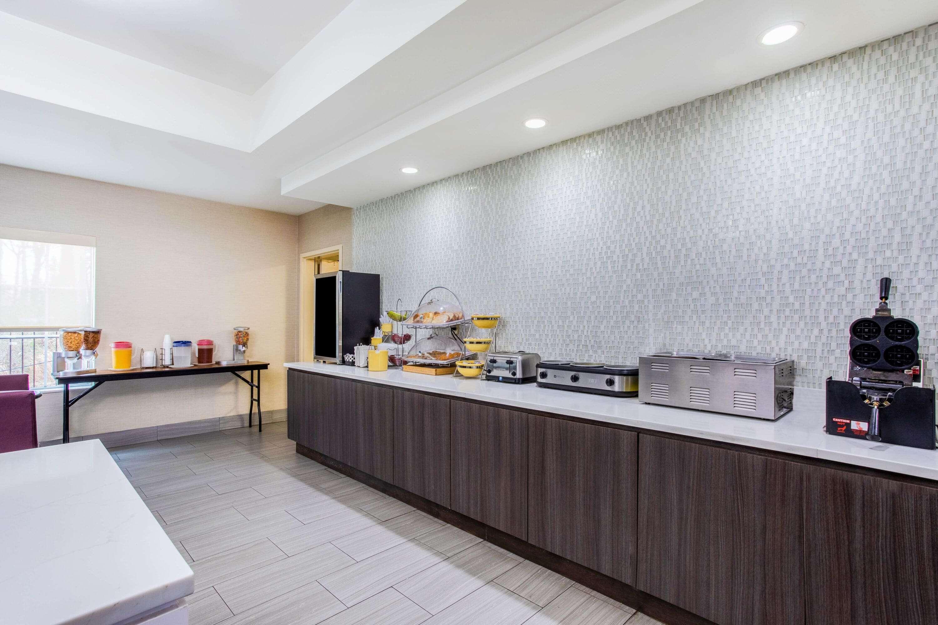 La Quinta Inn & Suites Fultondale Kültér fotó